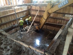 Manhole Excavation Brace w/ Sheeting in Kitty Hawk, NC