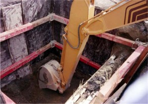 Manhole Excavation Brace w/ Sheeting in Manhole Excavation Brace w/ Sheeting